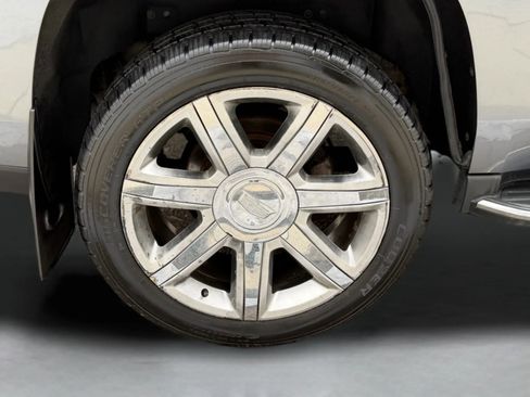 Used 2018 Cadillac Escalade Luxury image 41