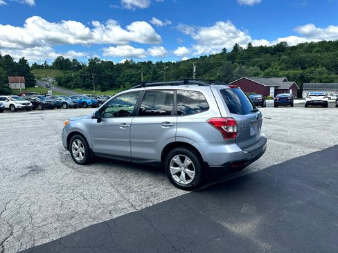 Used 2017 Subaru Forester 2.5i Premium image 6