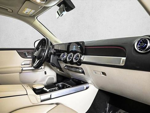 Certified 2023 Mercedes-Benz GLB 250 4MATIC w/ Premium Package image 24