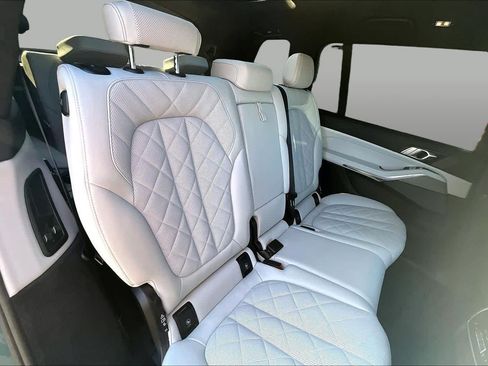 Used 2024 BMW X7 xDrive40i w/ Executive Package AWD/4WD image 19