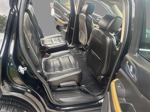Used 2018 GMC Acadia Denali w/ Technology Package AWD/4WD image 27