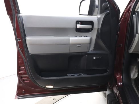 Used 2008 Toyota Sequoia Limited image 21