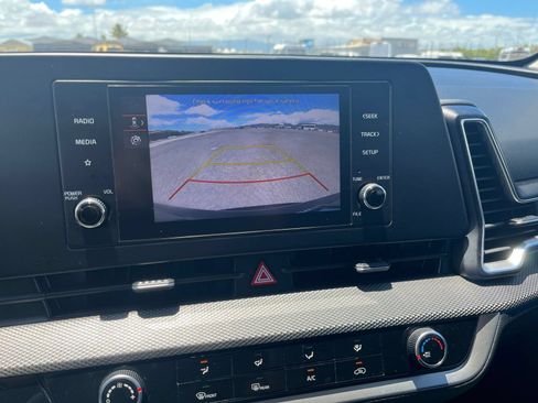 Used 2025 Kia Sportage LX FWD image 20