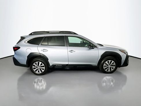 Used 2025 Subaru Outback Premium AWD/4WD image 8