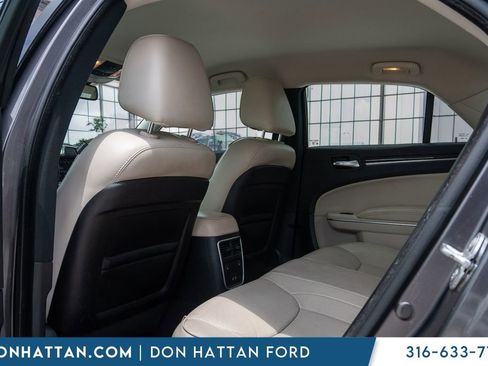 Used 2018 Chrysler 300 Limited w/ Safetytec Plus Group RWD image 21
