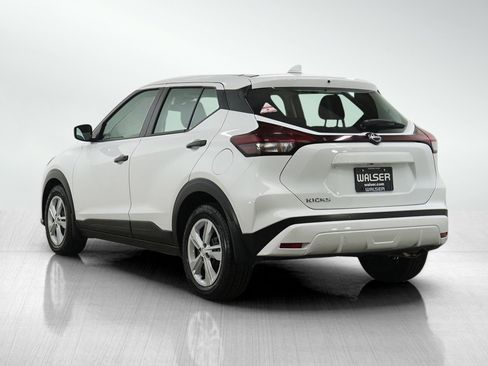 Used 2024 Nissan Kicks S FWD image 3