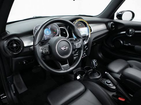 Used 2022 MINI Cooper S image 4