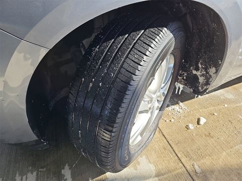 Used 2019 Buick Enclave Essence image 34