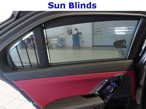 Used 2025 BMW 740i image 44