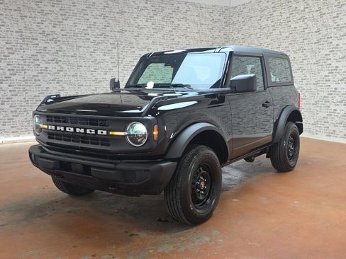 Used 2025 Ford Bronco 2-Door image 3