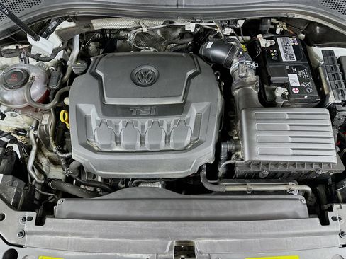 Used 2023 Volkswagen Tiguan SE AWD/4WD image 13