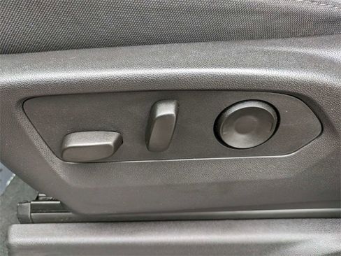 Used 2025 Chevrolet Silverado 2500 Custom w/ Custom Value Package image 23