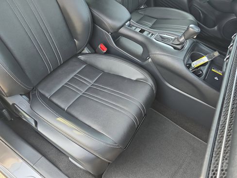 Used 2023 Honda HR-V EX-L image 10