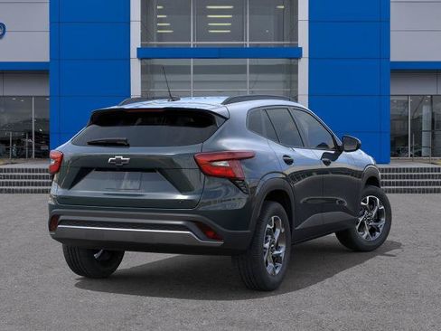 New 2026 Chevrolet Trax LT w/ Driver Confidence Package FWD image 4