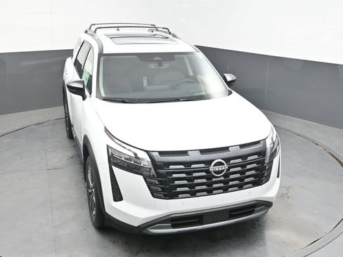 New 2026 Nissan Pathfinder Platinum FWD image 33