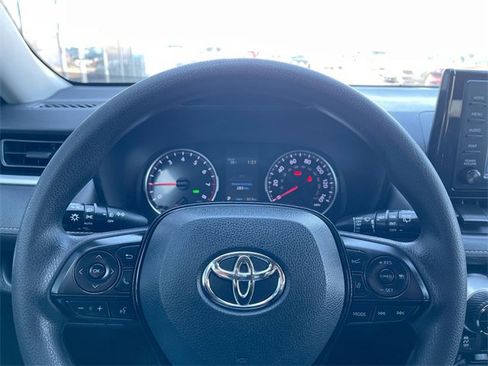 Used 2019 Toyota RAV4 XLE w/ Convenience Package image 11
