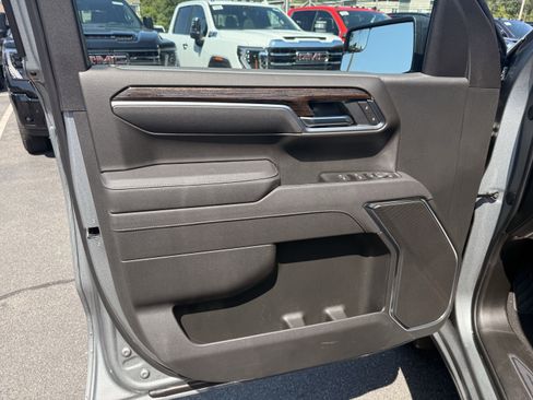 New 2026 GMC Sierra 1500 Elevation image 10