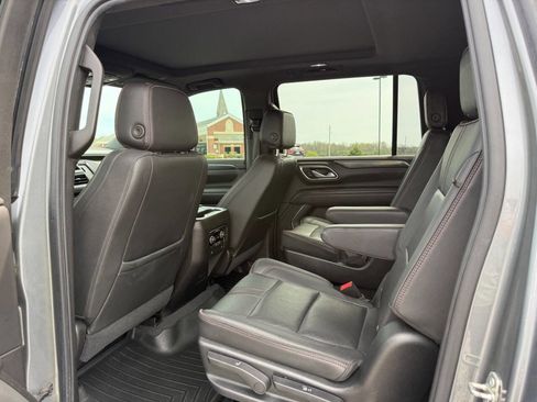 Used 2021 Chevrolet Suburban RST w/ Luxury Package AWD/4WD image 12