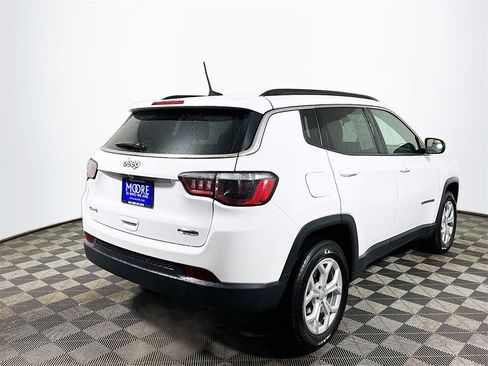 Used 2024 Jeep Compass Latitude image 8