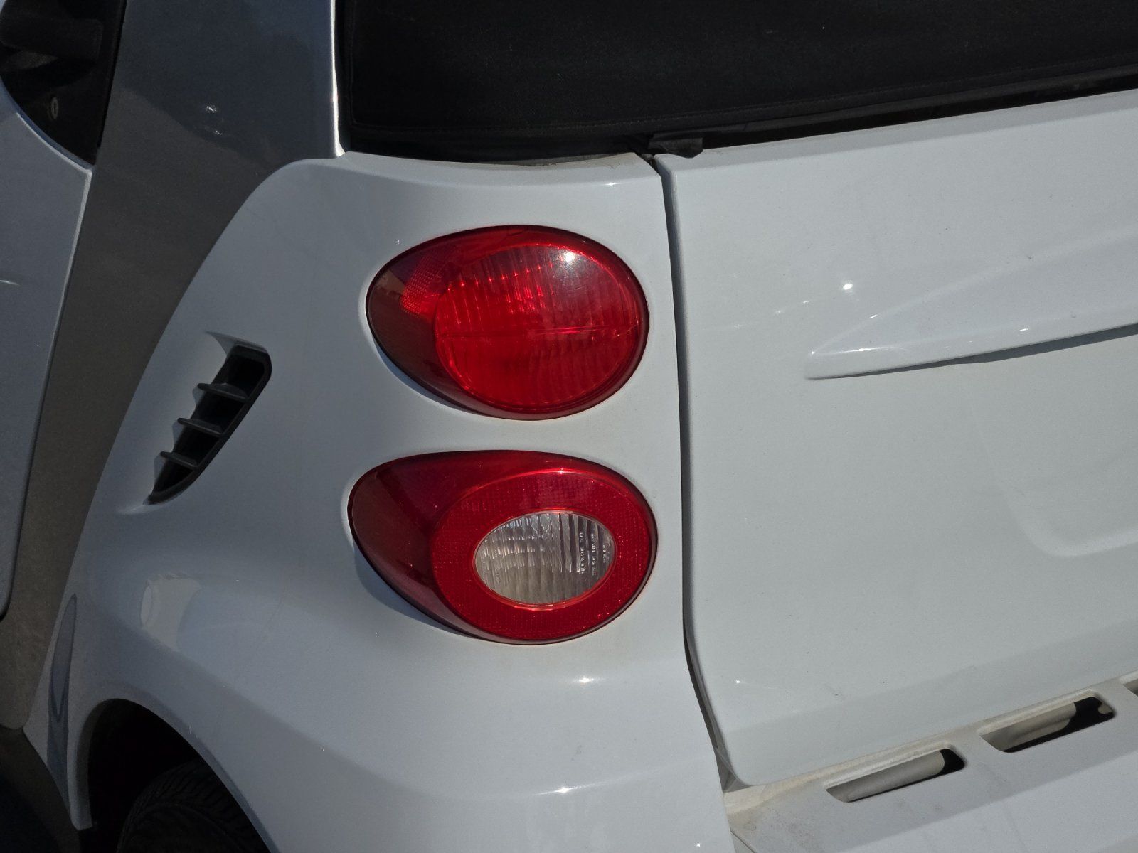 Used 2009 smart fortwo passion RWD image 23