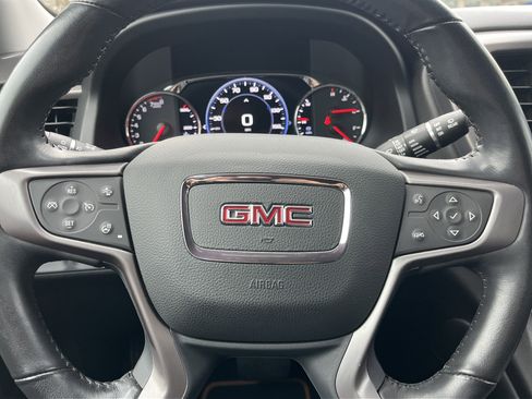 Used 2022 GMC Acadia AT4 w/ Technology Package image 12