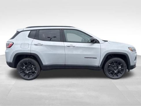 New 2026 Jeep Compass Latitude AWD/4WD image 8