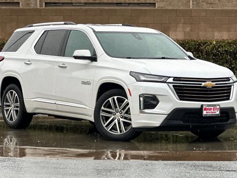 Used 2023 Chevrolet Traverse High Country w/ LPO, Floor Liner Package image 2