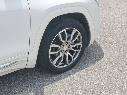 Used 2022 GMC Terrain Denali w/ Denali Premium Package AWD/4WD image 7
