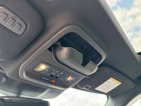 Used 2023 Ford Explorer Platinum w/ Technology Package image 36