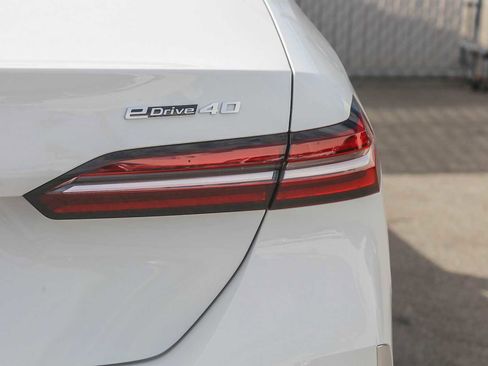 Used 2024 BMW i5 eDrive40i w/ M Sport Package image 7