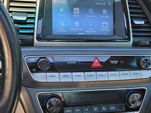 Used 2018 Hyundai Sonata Limited image 17