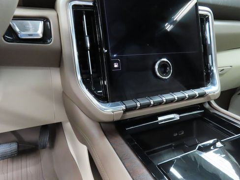 Used 2025 GMC Yukon Denali image 62