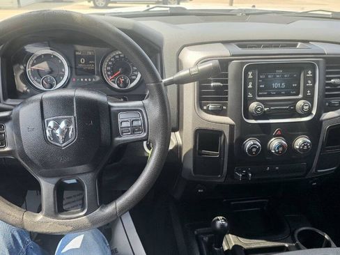 Used 2018 RAM 2500 Tradesman w/ Chrome Appearance Group AWD/4WD image 7