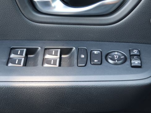 Used 2025 Honda Pilot TrailSport image 14