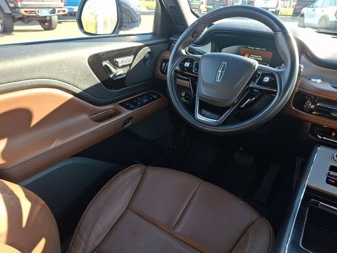 Used 2023 Lincoln Aviator Reserve w/ Equipment Group 201A image 14