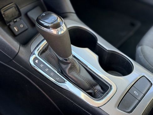 Used 2017 Chevrolet Cruze LT w/ Convenience Package image 16