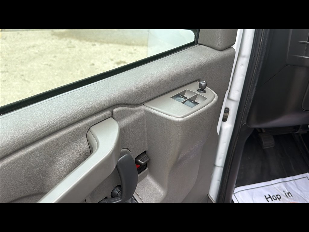Used 2022 GMC Savana 2500 w/ Communications Package RWD image 8
