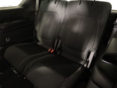 Used 2024 Jeep Grand Cherokee L Laredo image 12