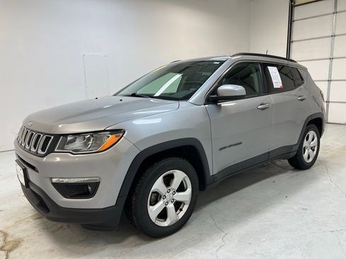 Used 2019 Jeep Compass Latitude w/ Popular Equipment Group image 11
