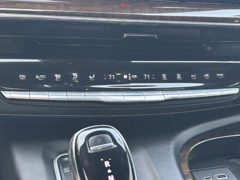 Used 2021 Cadillac Escalade Premium Luxury Platinum w/ LPO, Radiant Package AWD/4WD image 35