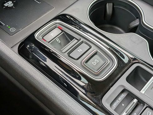 Used 2025 Honda Pilot EX-L image 28