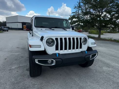 Certified 2022 Jeep Wrangler Unlimited Sahara AWD/4WD image 3