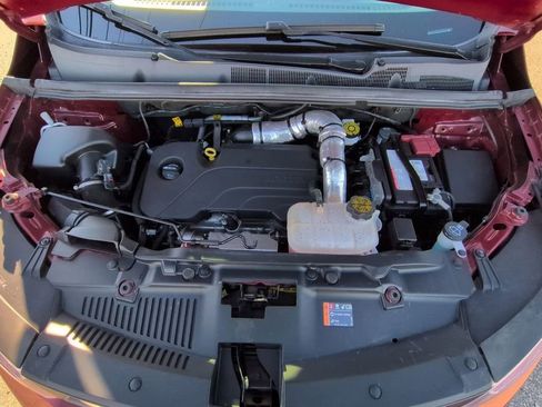 Used 2022 Chevrolet Trax LT w/ LT Convenience Package image 17