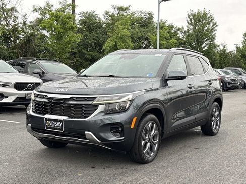 Used 2024 Kia Seltos S AWD/4WD image 6