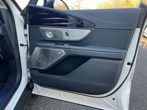 New 2026 Lincoln Nautilus Reserve image 7