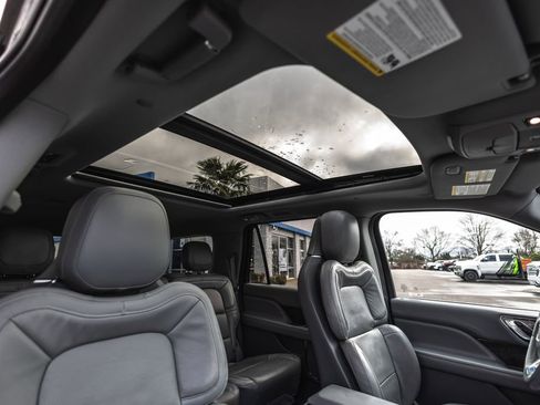Used 2021 Lincoln Navigator L Reserve image 34