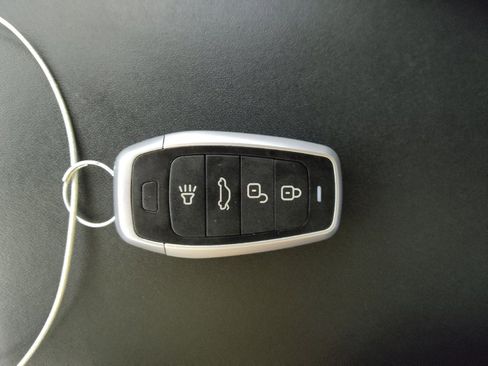 Used 2023 Hyundai Santa Fe SEL image 32