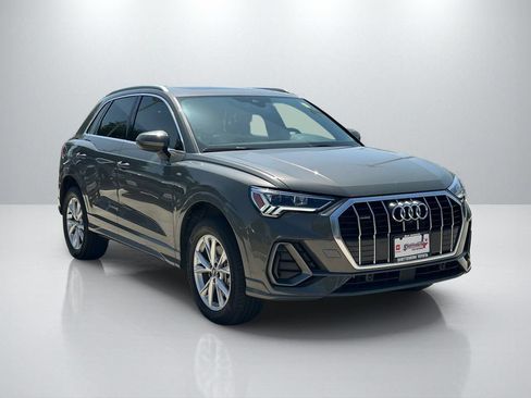 Used 2025 Audi Q3 2.0T Premium Plus w/ Premium Plus Package AWD/4WD image 3