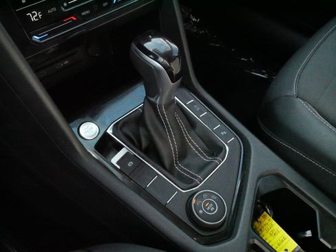 Certified 2025 Volkswagen Taos SE AWD/4WD image 24