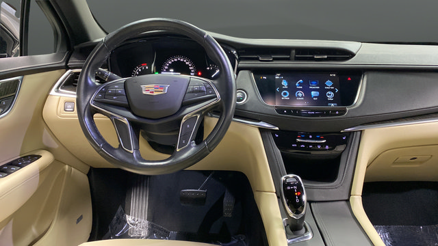 Used 2019 Cadillac XT5 AWD image 10